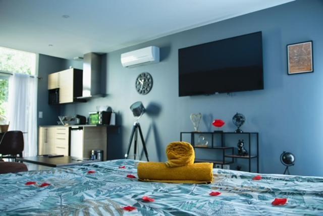 - La Parenthese Apartment *